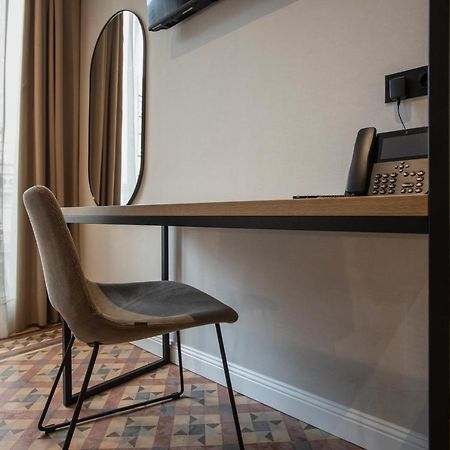 Fontanella By Bcn Urban Rooms Barcelona Bagian luar foto