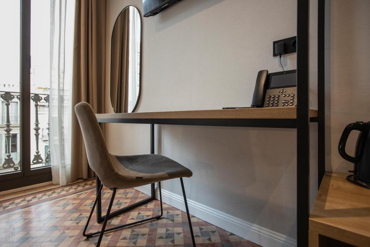 Fontanella By Bcn Urban Rooms Barcelona Bagian luar foto